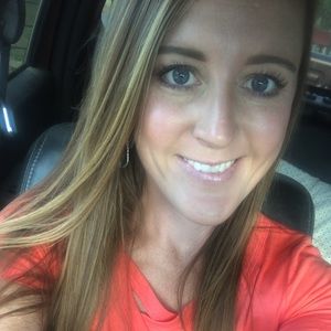 Meet your Posher, Casey